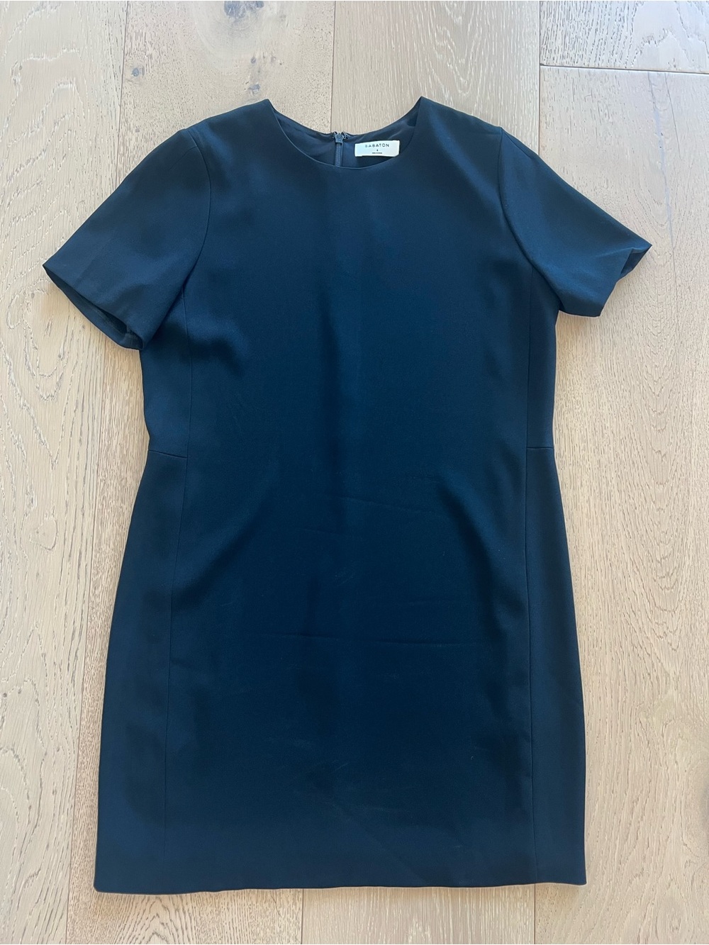 Aritzia Babaton Minimalist Black Short-Sleeve Shift Dress Size 6